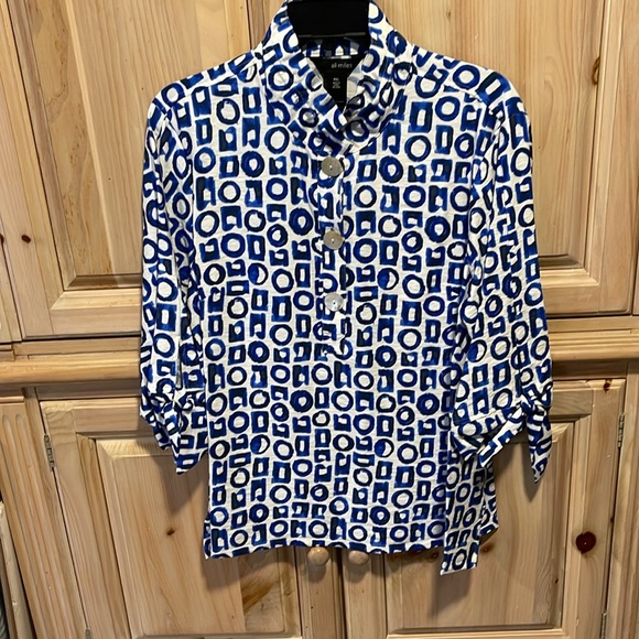 ALI MILES NWT  BLUE AND WHITE 3/4 SLEEVES. - Picture 2 of 8